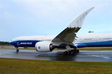 777 with winglets|Why The Boeing 777X Has Folding Wing Tips .